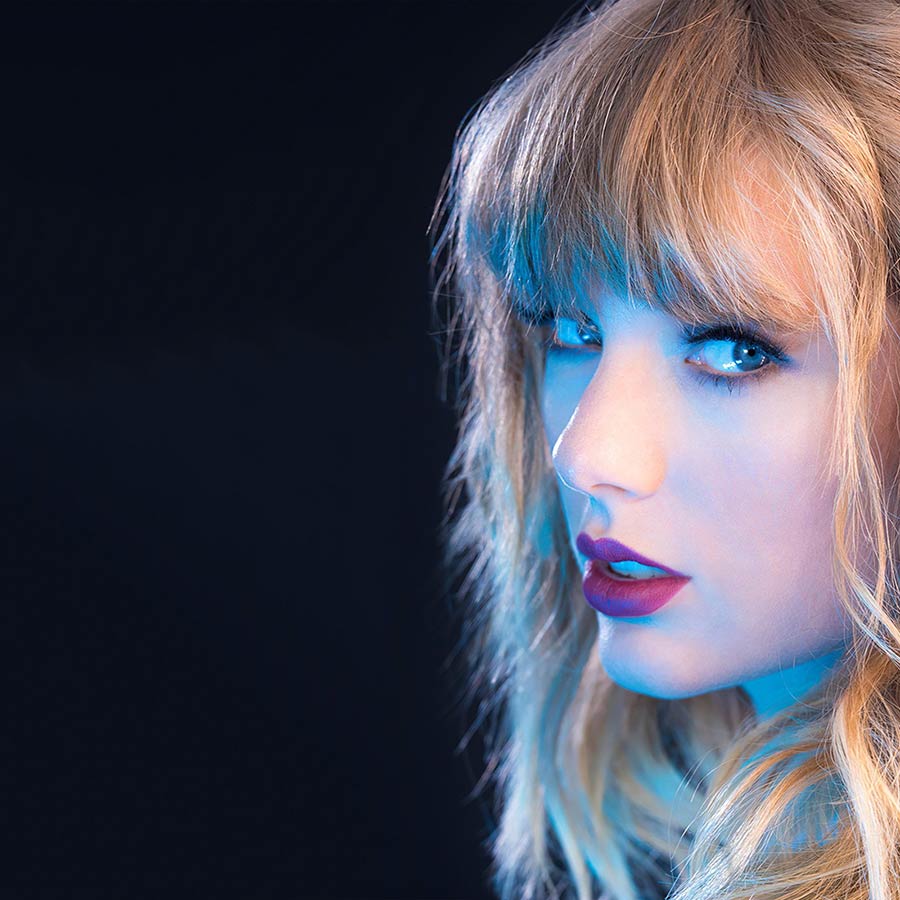 Taylor Swift 2 Roller Blind